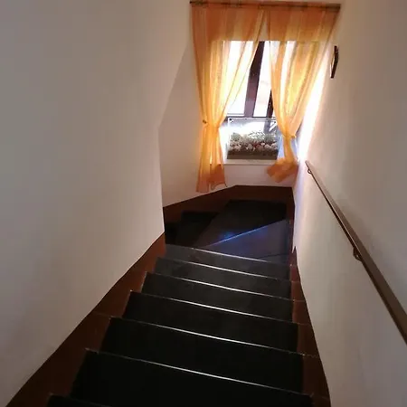 Sotto L'arco Santo Stefano di Camastra