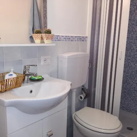 Sotto L'arco * سانتو ستيفانو دي كاماسترا